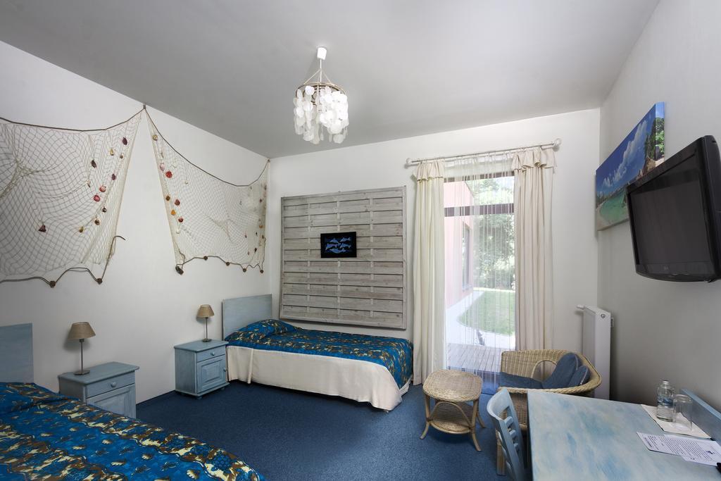 Palac Nieznanice Zabytek Goscinny Ze Spa Phòng bức ảnh
