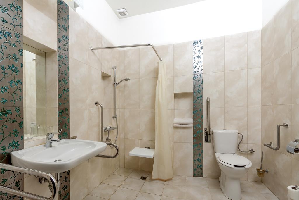 Palac Nieznanice Zabytek Goscinny Ze Spa Phòng bức ảnh